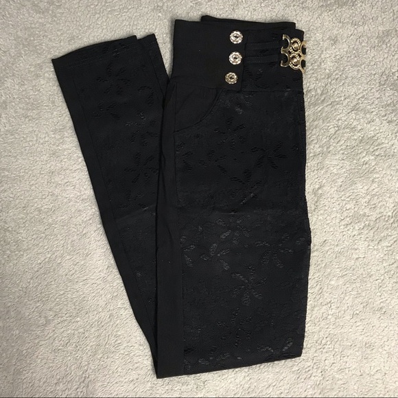 NEW Black Slant Lace Stretchy Capri Pants - Picture 7 of 8
